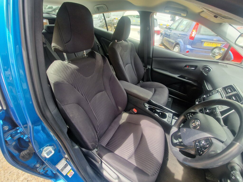 Toyota Prius+ Prius Excel Tss Hev Cvt Grey #7