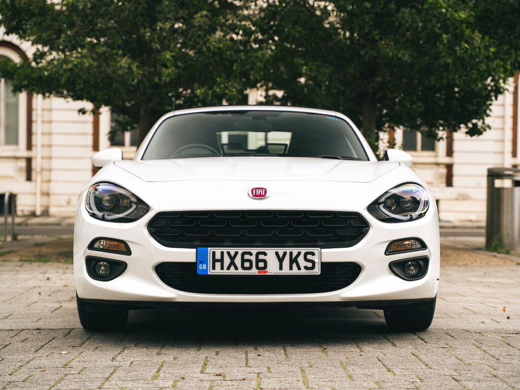 Fiat 124 Spider 1.4 Multiair Lusso Plus Convertible Eur White #2