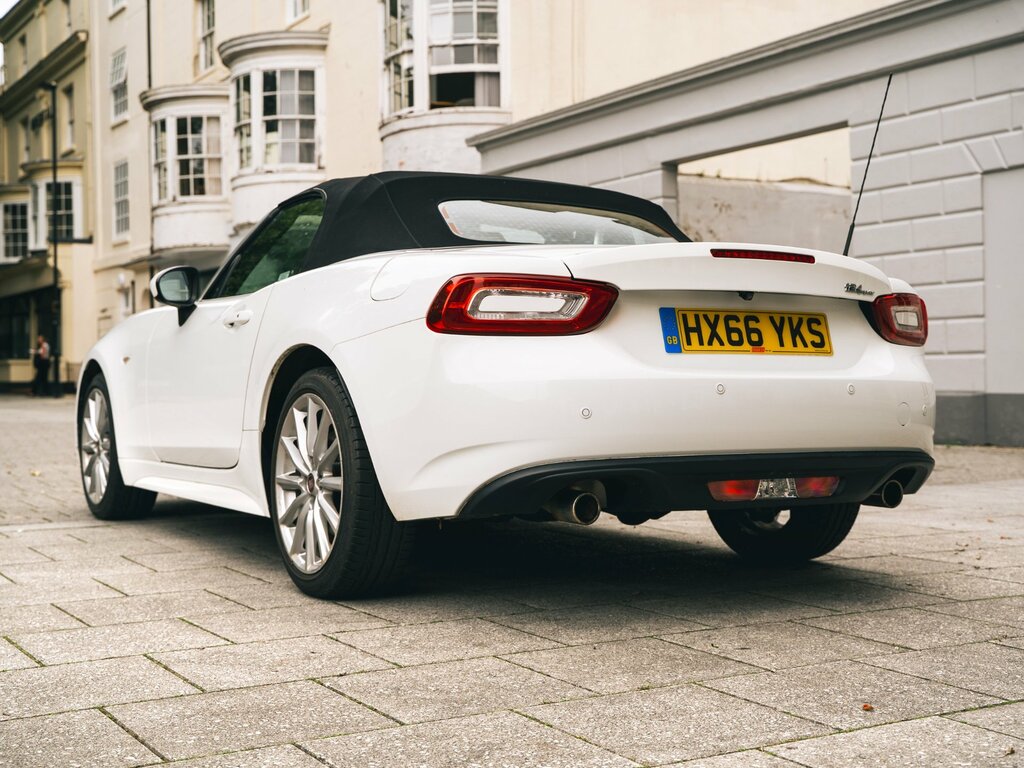 Fiat 124 Spider 1.4 Multiair Lusso Plus Convertible Eur White #4
