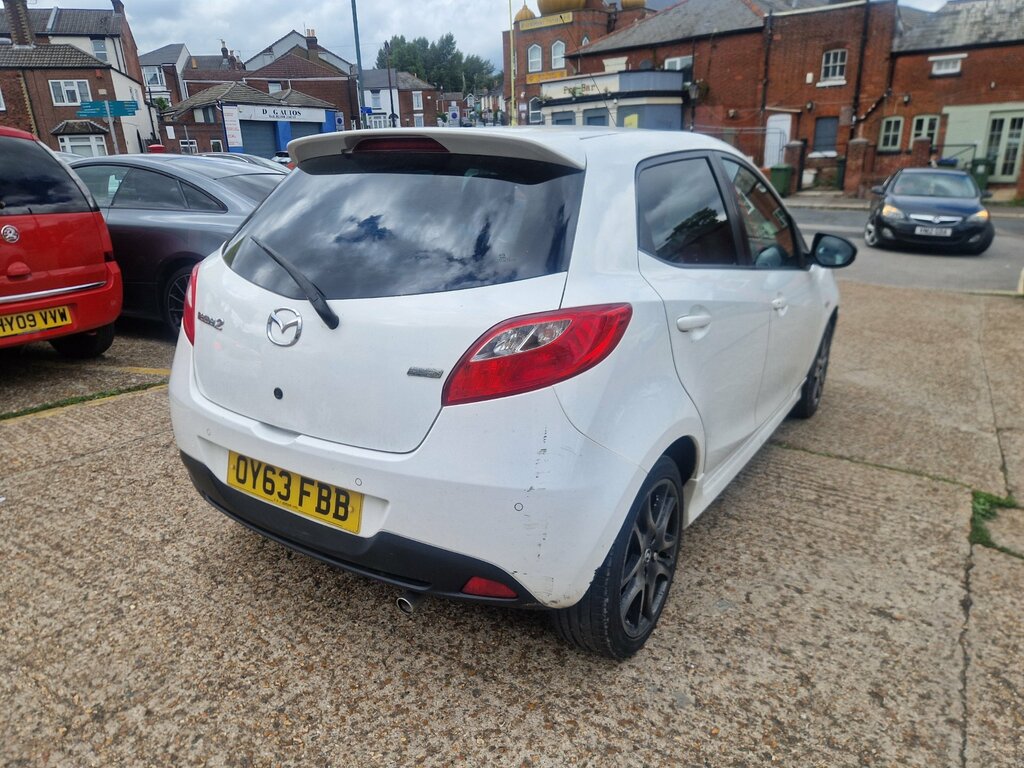 Mazda 2 1.3 Venture Hatchback Euro 5 84 White #6