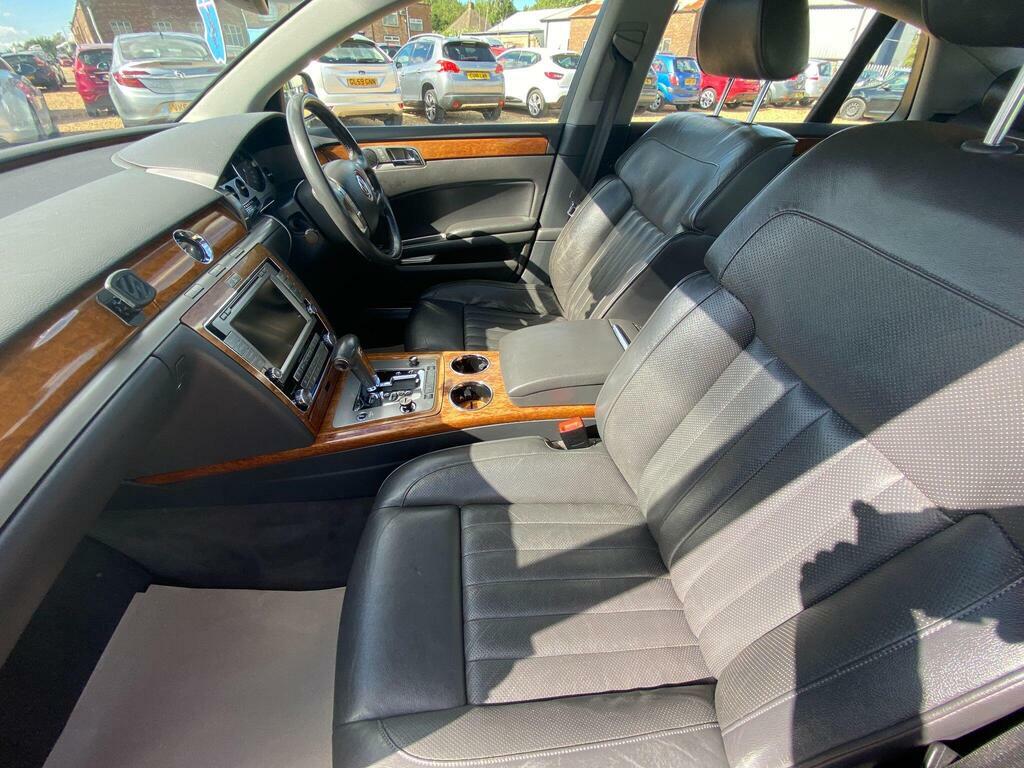 Volkswagen Phaeton 3.0 Tdi Black #21