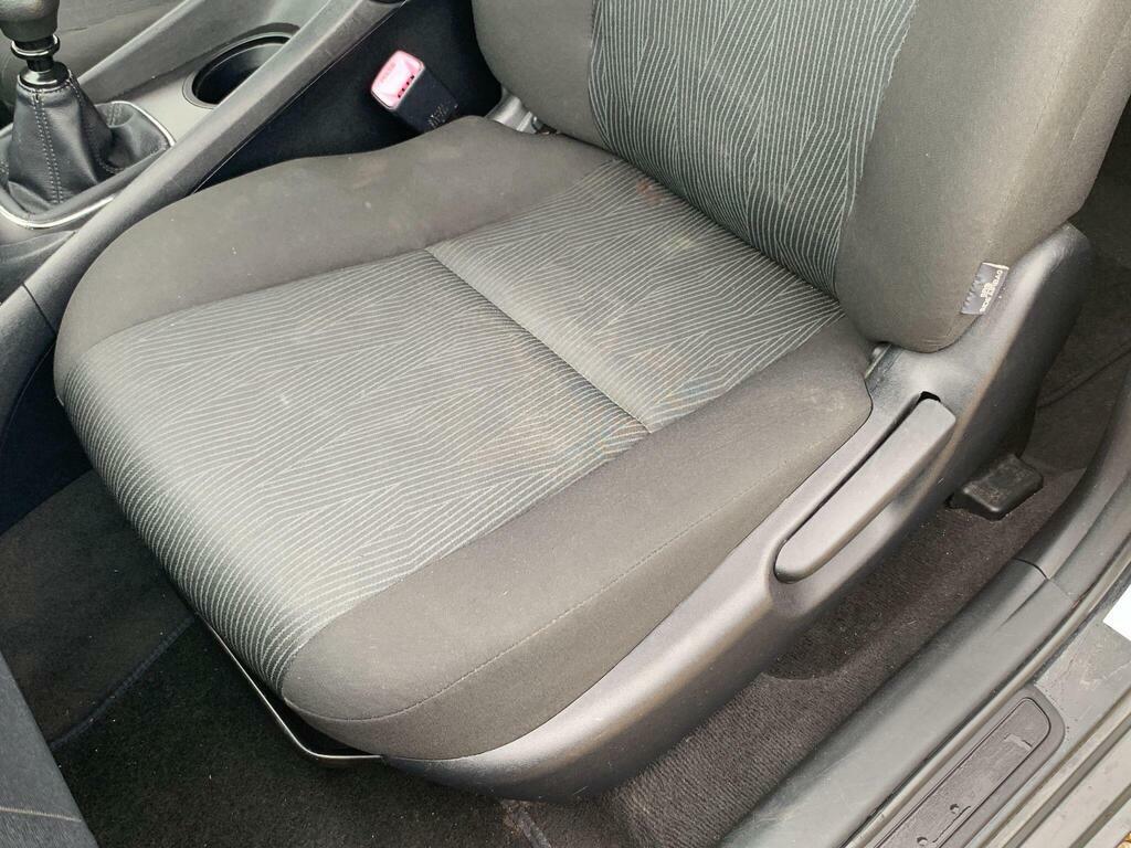 Toyota Avensis 2.0 D-4d Tr Nav Blue #42