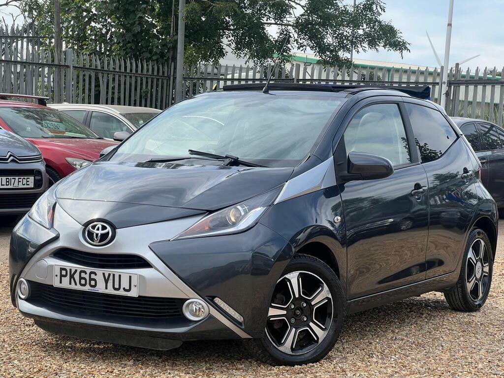 Toyota Aygo 1.0 Vvt-i X-clusiv 2 X-wave Euro 6 PK66YUJ Grey #3