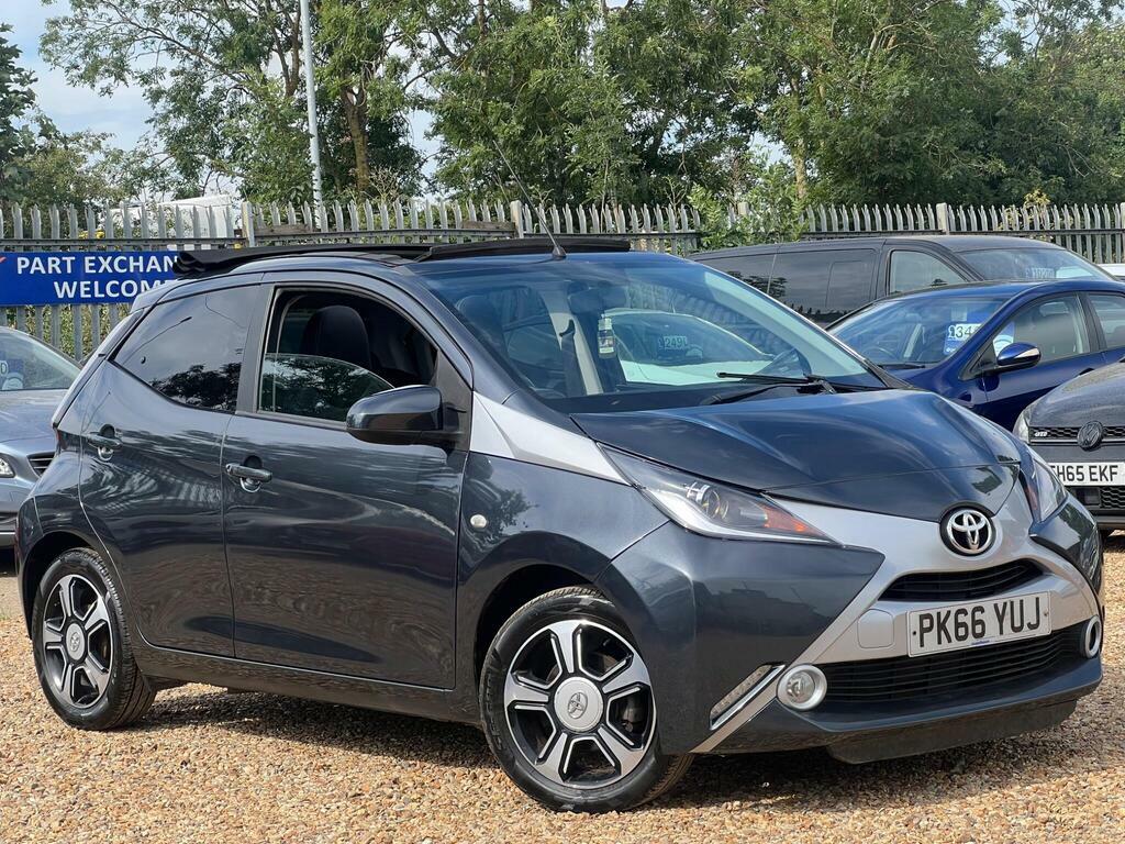 Toyota Aygo 1.0 Vvt-i X-clusiv 2 X-wave Euro 6 PK66YUJ Grey #4