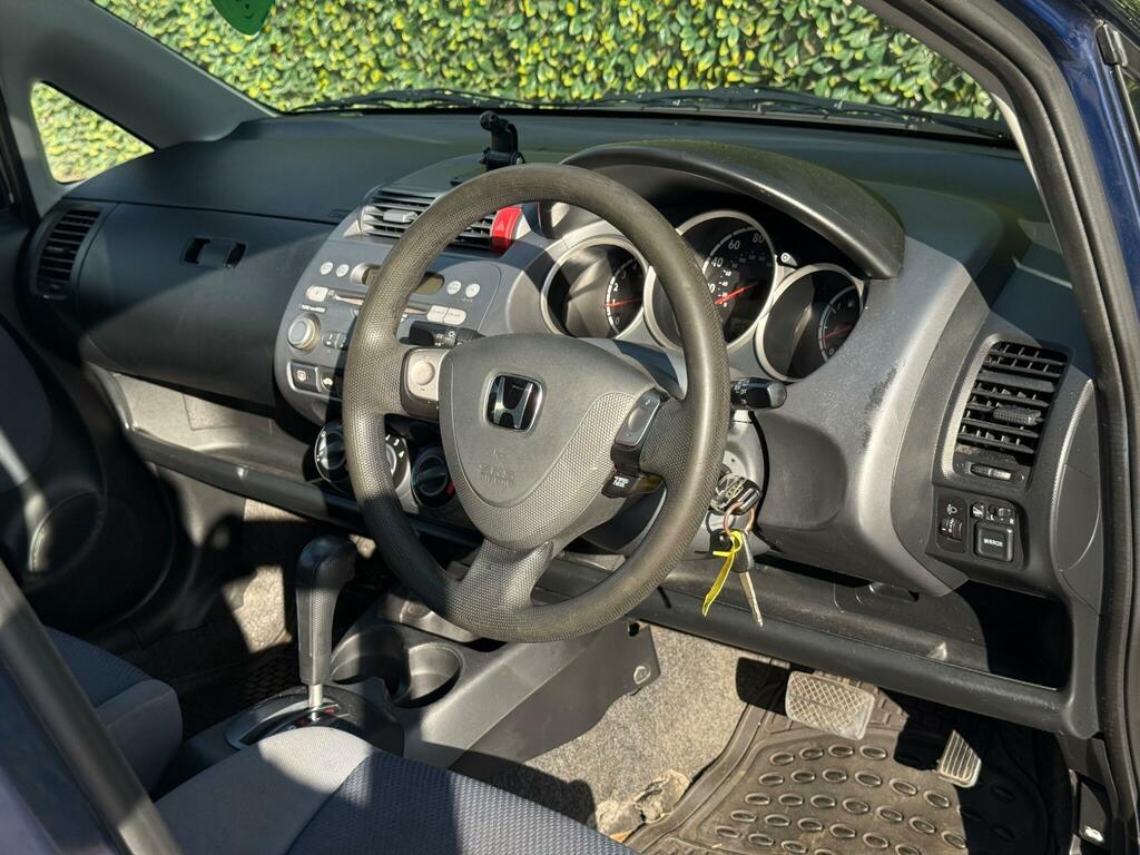 Honda Jazz 1.4 I-dsi Se Cvt-7 Silver #30