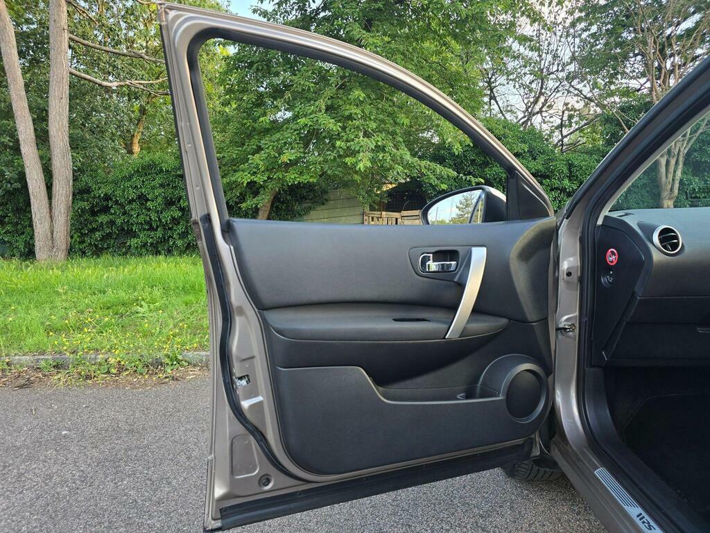 Nissan Qashqai Hatchback Dci N-tec Plus 2012 White #47