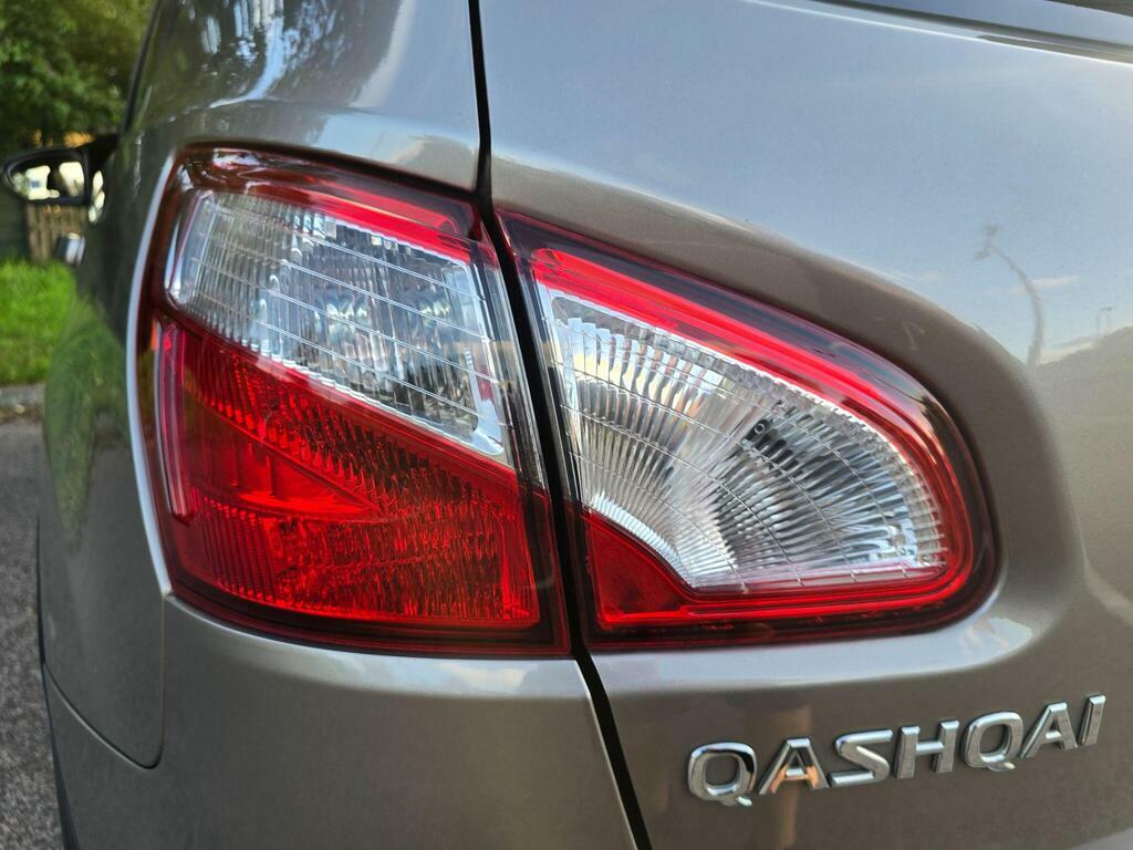 Nissan Qashqai Hatchback Dci N-tec Plus 2012 White #45