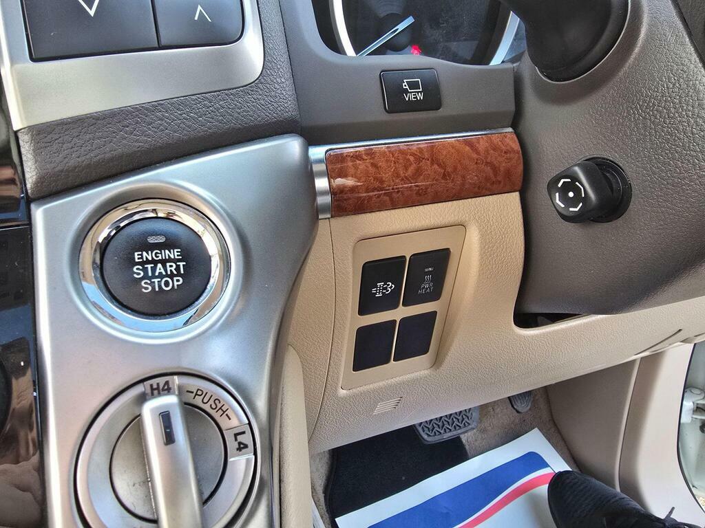 Toyota Land Cruiser V8 4.5L Null White #84
