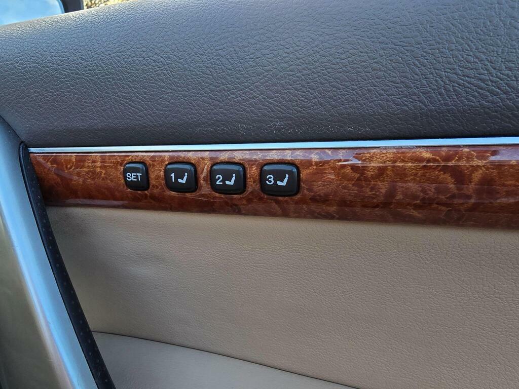 Toyota Land Cruiser V8 4.5L Null White #66