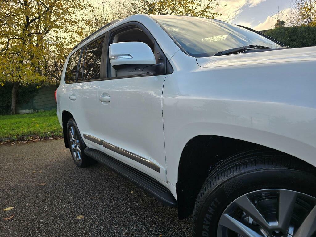 Toyota Land Cruiser V8 4.5L Null White #21