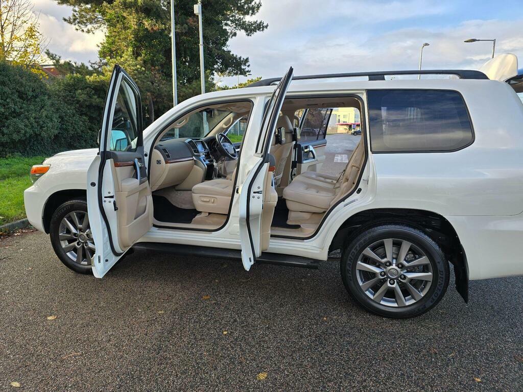 Toyota Land Cruiser V8 4.5L Null White #48
