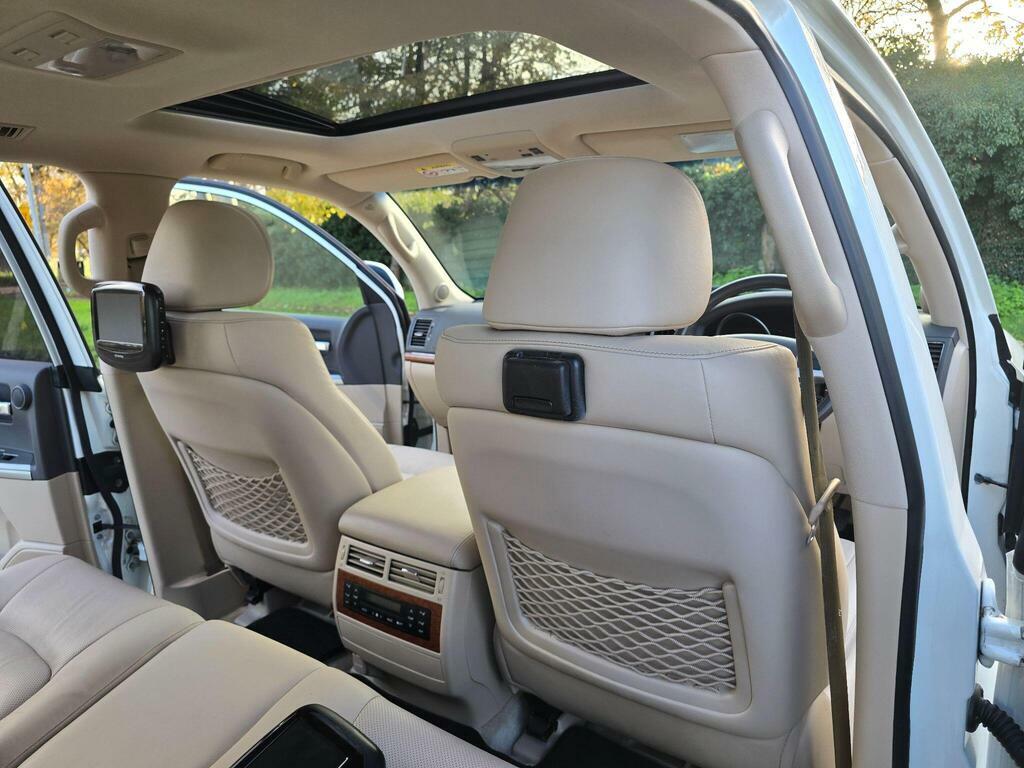 Toyota Land Cruiser V8 4.5L Null White #71