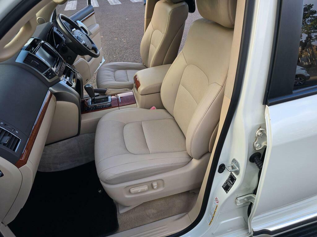 Toyota Land Cruiser V8 4.5L Null White #78