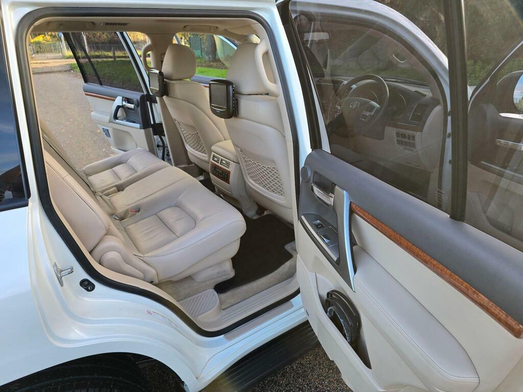 Toyota Land Cruiser V8 4.5L Null White #59