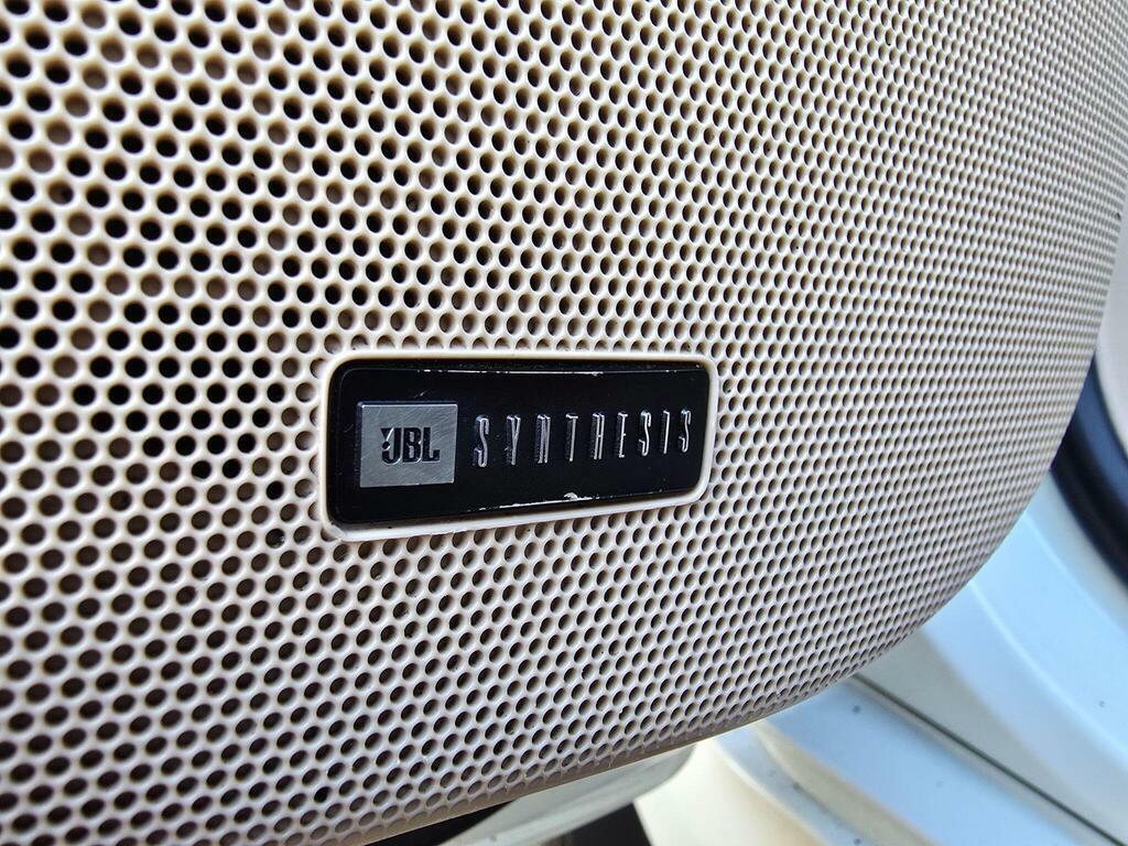 Toyota Land Cruiser V8 4.5L Null White #76