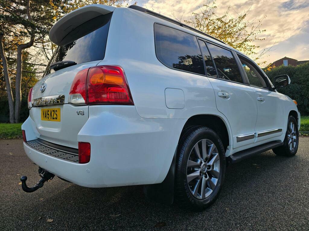 Toyota Land Cruiser V8 4.5L Null White #31