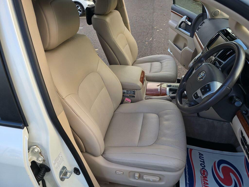 Toyota Land Cruiser V8 4.5L Null White #61