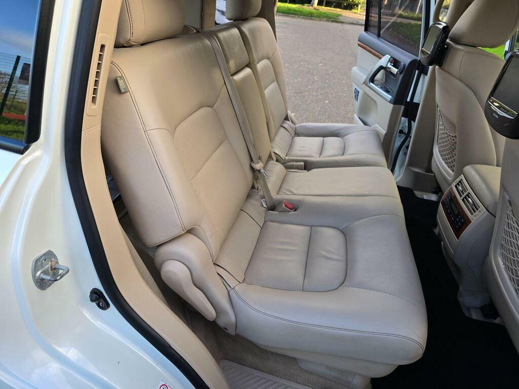 Toyota Land Cruiser V8 4.5L Null White #57