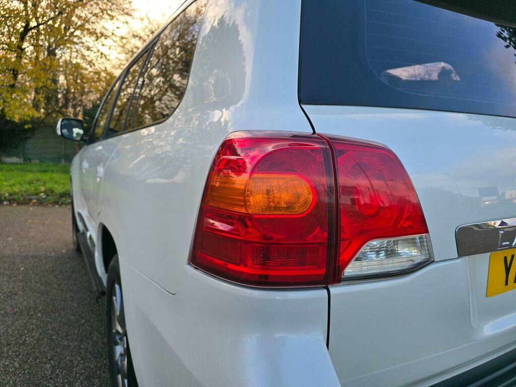 Toyota Land Cruiser V8 4.5L Null White #27