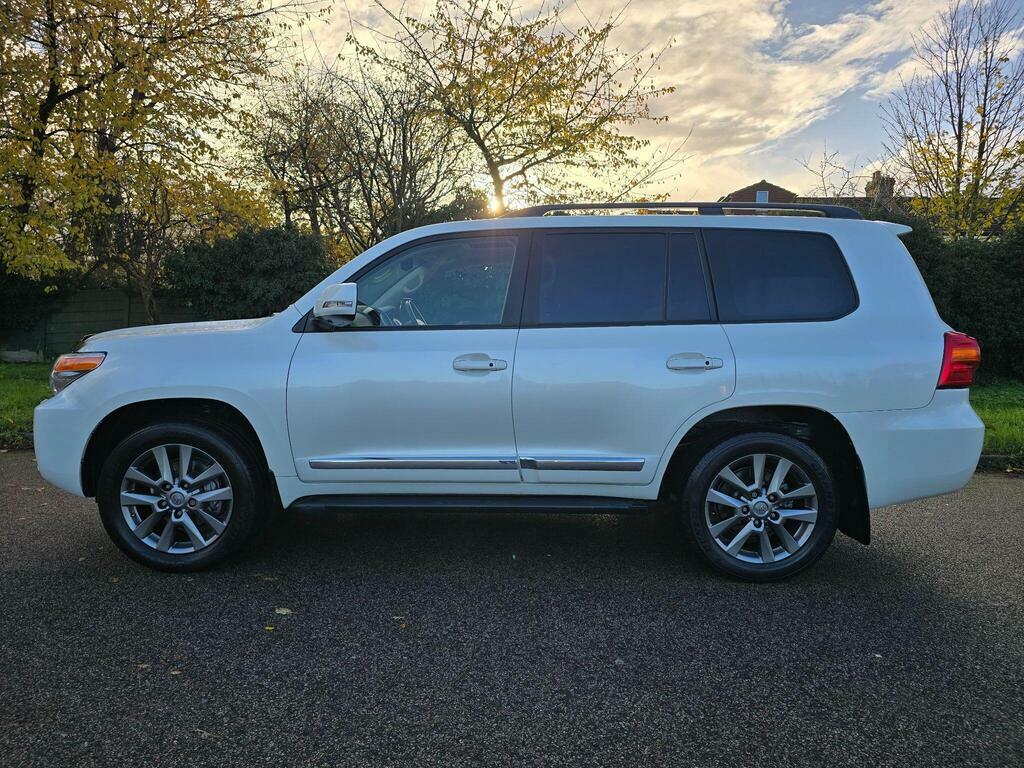 Toyota Land Cruiser V8 4.5L Null White #24