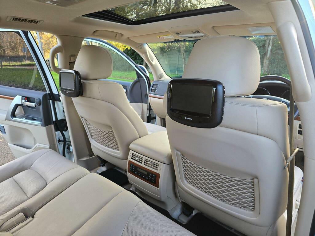 Toyota Land Cruiser V8 4.5L Null White #54