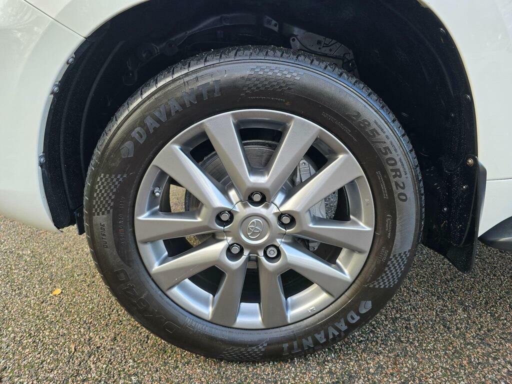 Toyota Land Cruiser V8 4.5L Null White #93