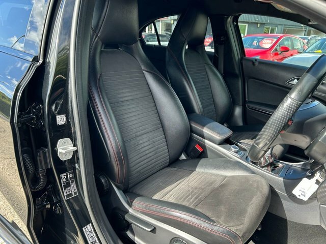 Mercedes-Benz A Class 2015 2.1 A200 Cdi Amg Night Edition Hatchback Black #4