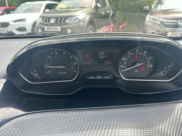 Peugeot 208 2019 1.2 Puretech Active Hatchback Manu Red #4