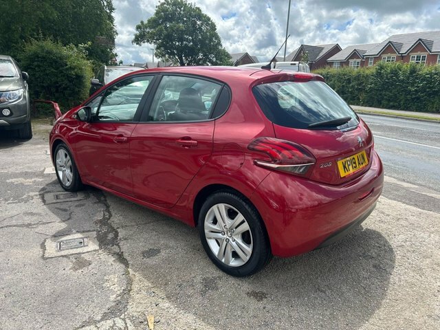 Peugeot 208 2019 1.2 Puretech Active Hatchback Manu Red #2