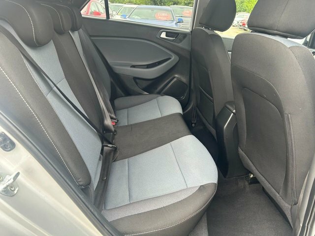 Hyundai I20 2015 1.2 Premium Hatchback Euro Silver #6