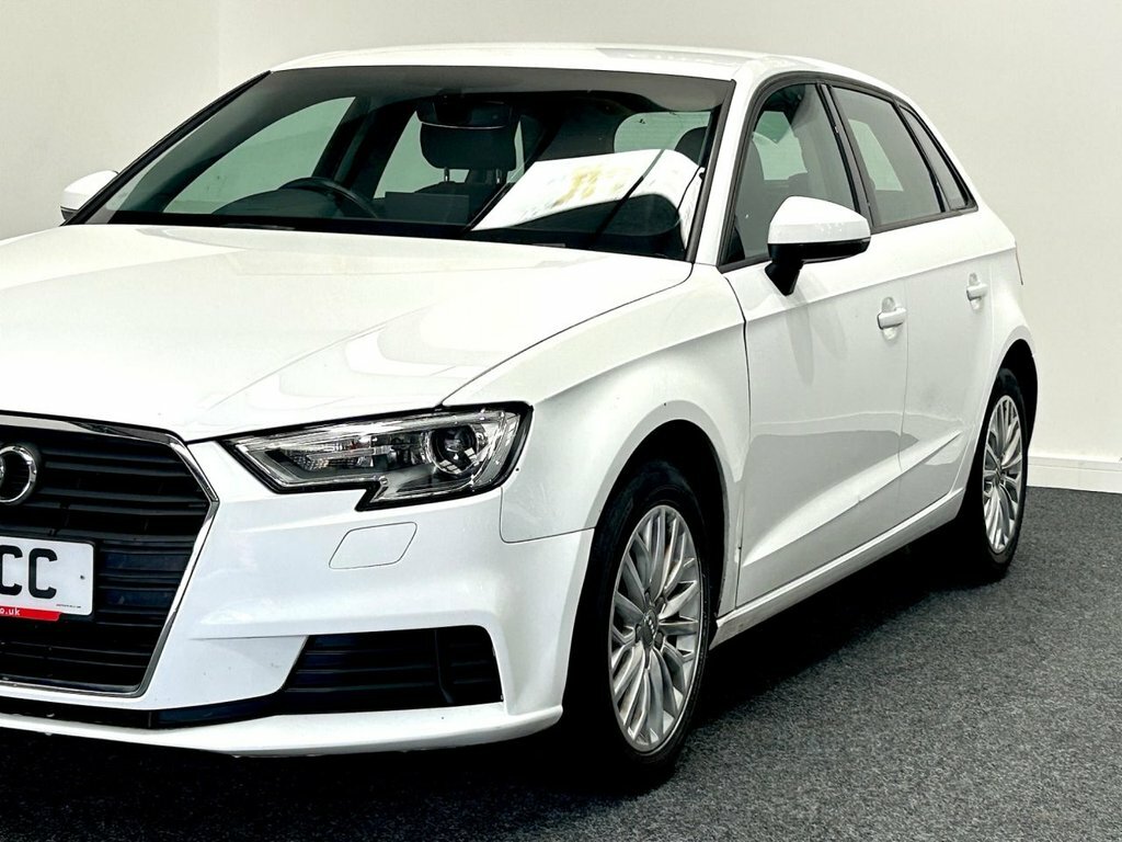Audi A3 1.5L Se Technik VN19LCC White #5