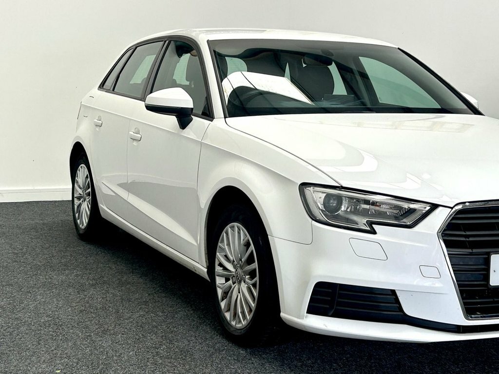 Audi A3 1.5L Se Technik VN19LCC White #6