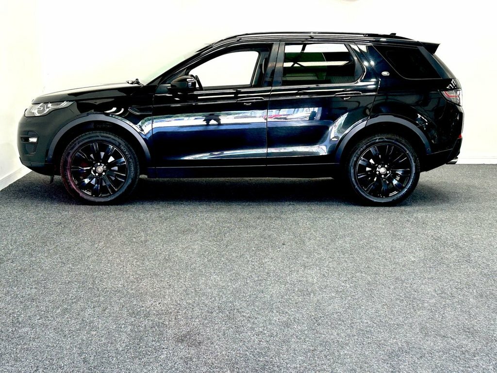 Land Rover Discovery Sport 2.2L Hse Luxury Black #3