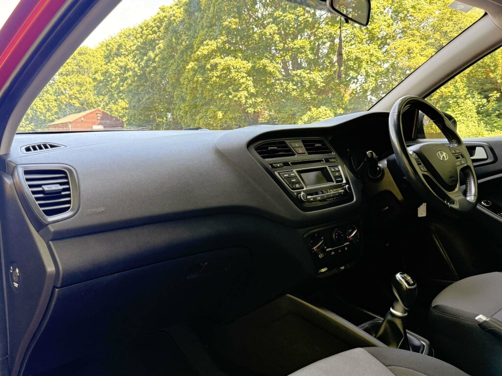 Hyundai I20 Active Tgdi GV67BZK Red #4