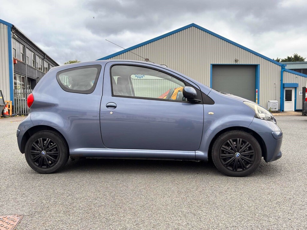 Toyota Aygo Blue Hatchback Multimode Euro 4 Blue #2