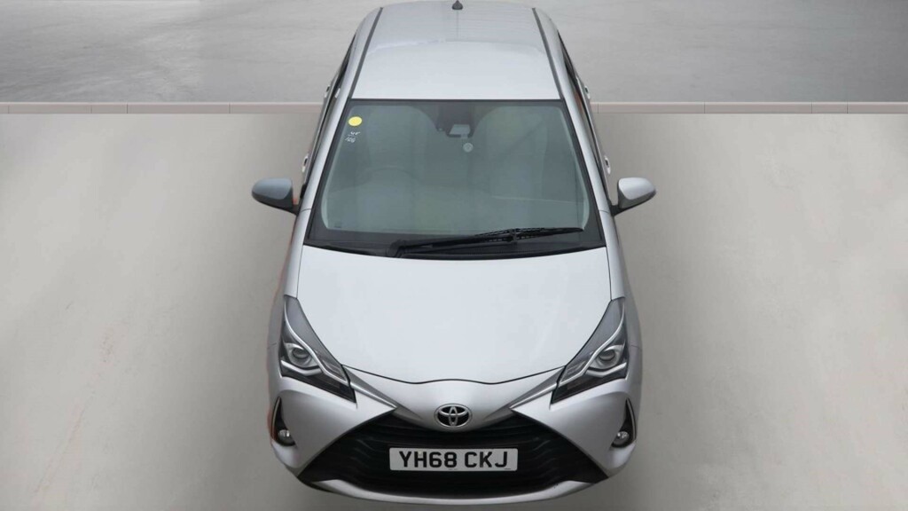 Toyota Yaris Vvt-i Icon Tech Grey #7