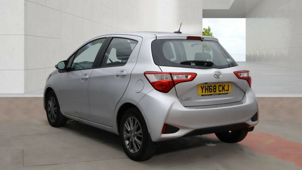 Toyota Yaris Yaris Icon Vvt-i Cvt Silver #3