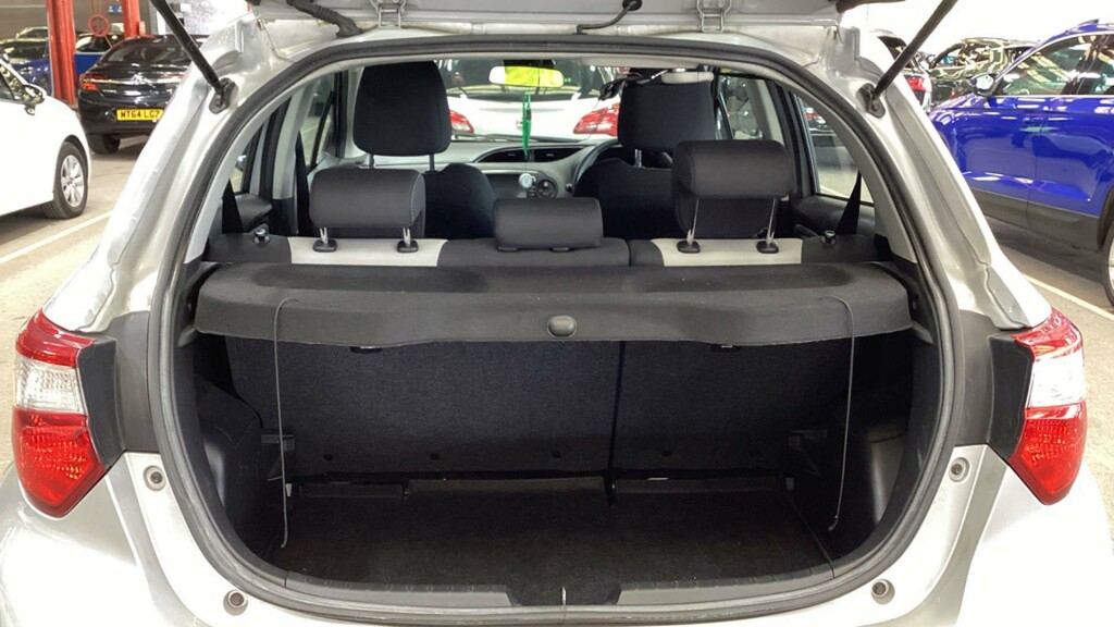 Toyota Yaris Vvt-i Icon Tech Grey #9