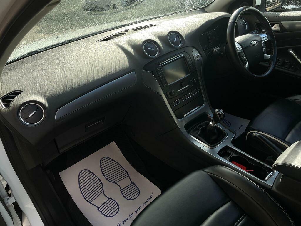 Ford Mondeo Zetec Silver #16