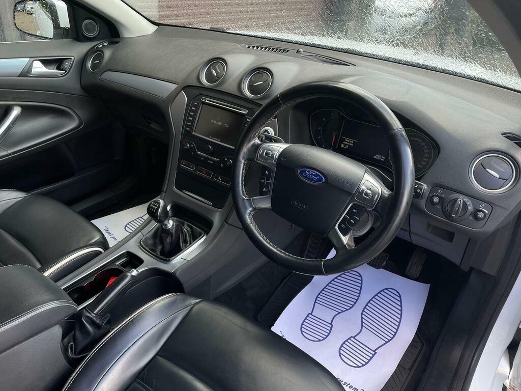 Ford Mondeo Zetec Silver #13