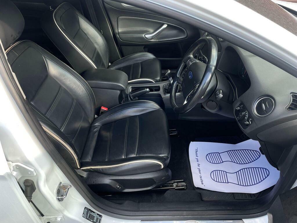 Ford Mondeo Zetec Silver #12