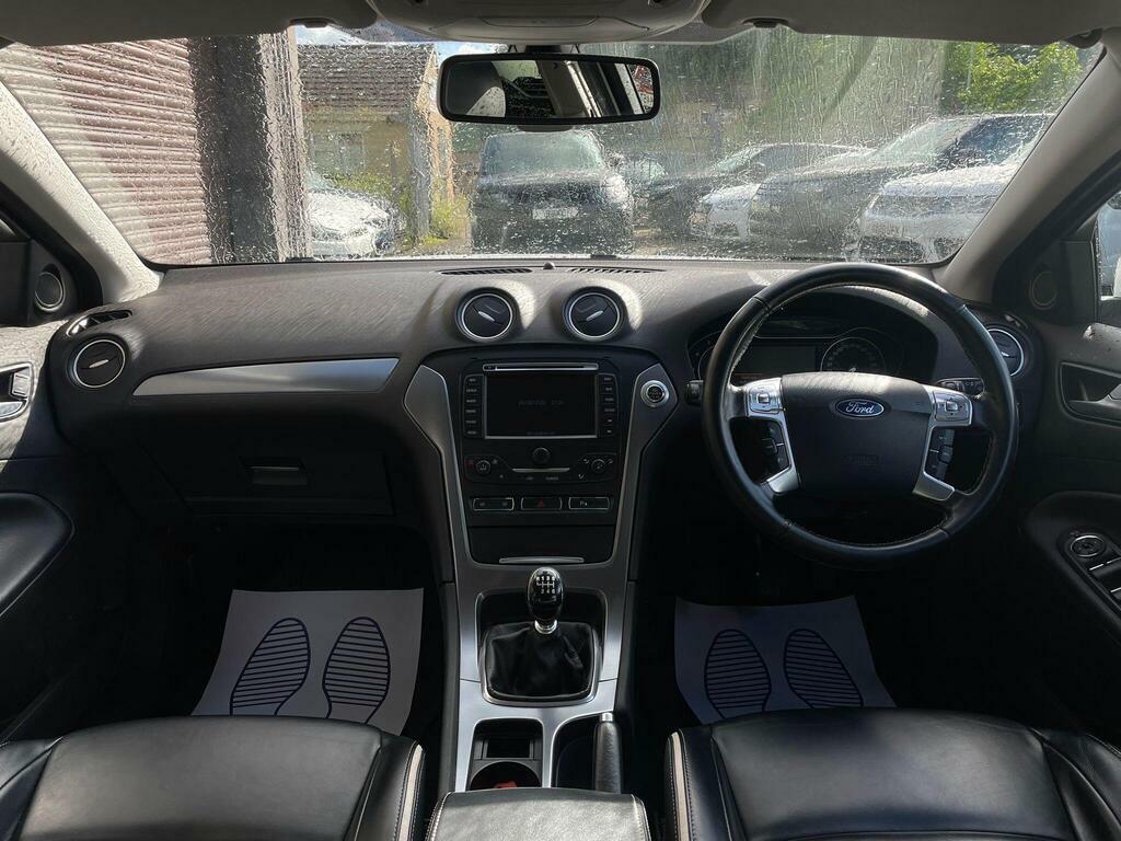 Ford Mondeo Zetec Silver #18