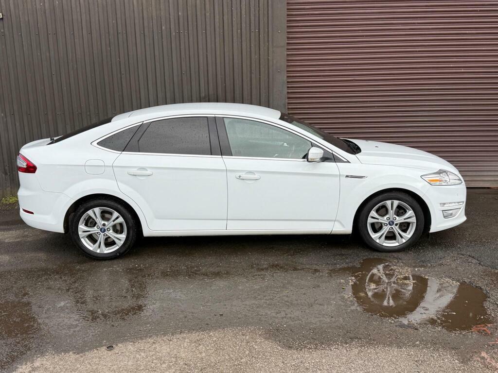 Ford Mondeo Zetec Silver #8