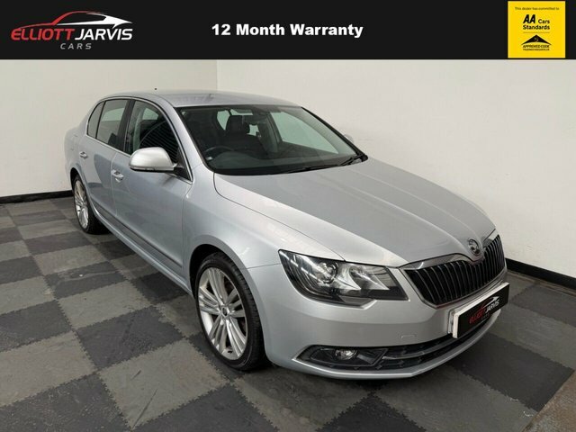 Skoda Superb 2.0 Tdi Elegance Hatchback Dsg 4Wd Euro Silver