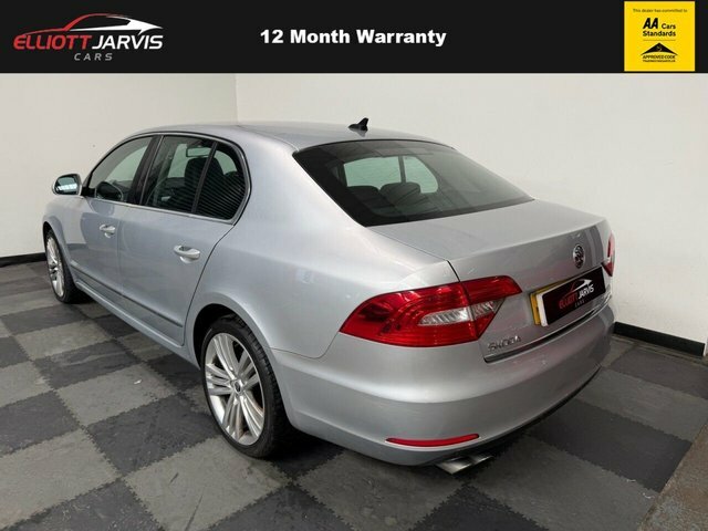 Skoda Superb 2.0 Tdi Elegance Hatchback Dsg 4Wd Euro Silver #3