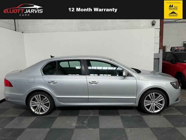 Skoda Superb 2.0 Tdi Elegance Hatchback Dsg 4Wd Euro Silver #2