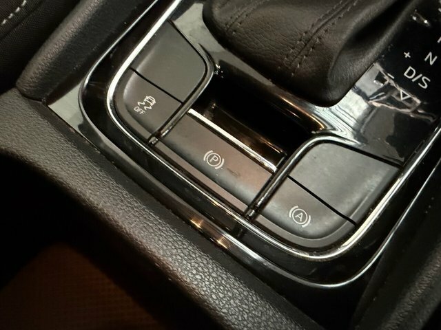 Skoda Karoq Edition Green #32