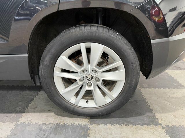 Skoda Karoq Edition Green #6