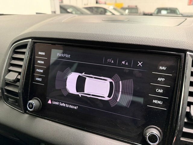 Skoda Karoq Edition Green #57
