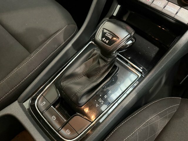 Skoda Karoq Edition Green #31